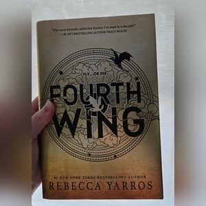 Fourth Wing by Rebecca Yarros - Gold & Black Cover